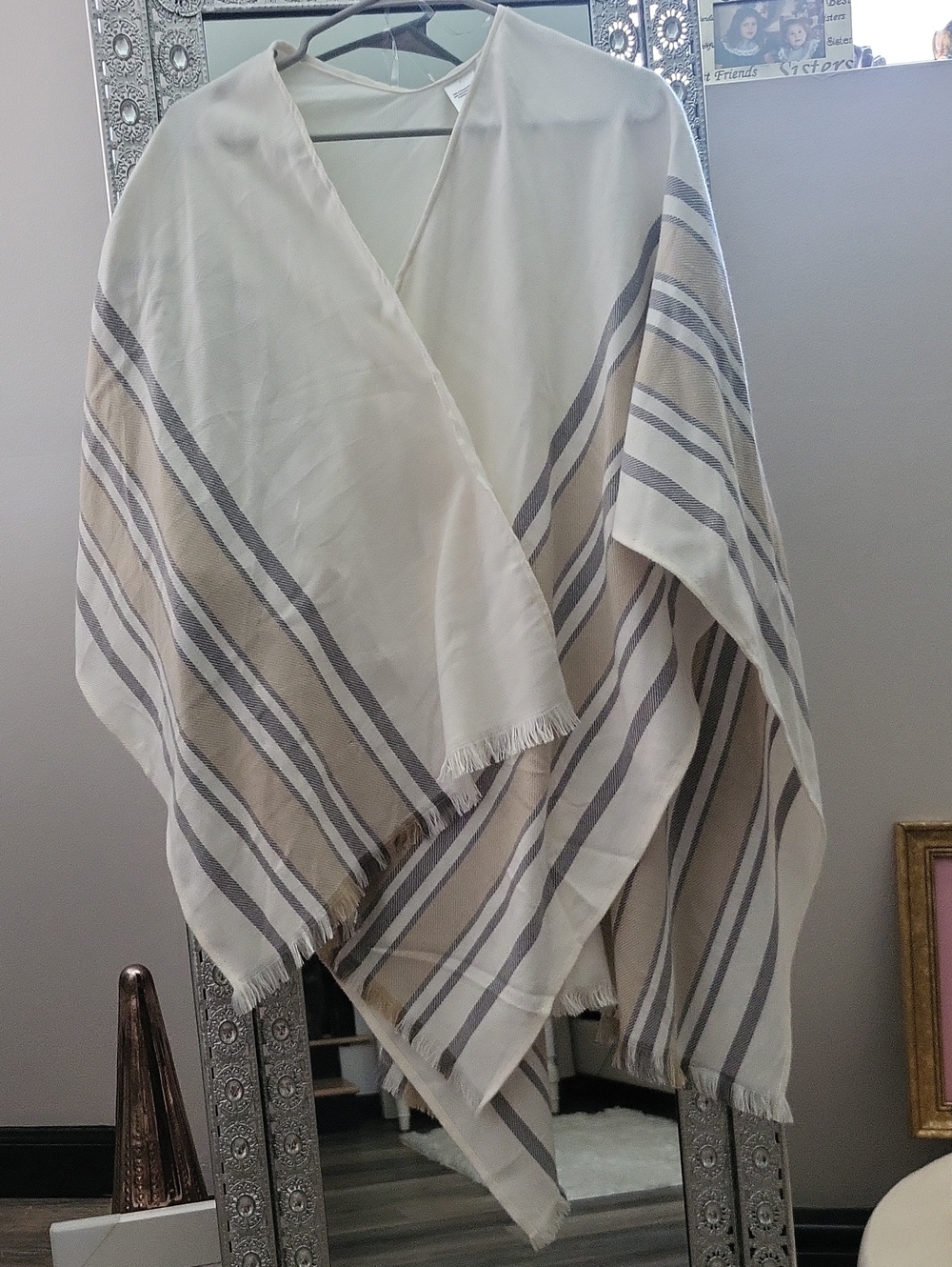 NWOT Pretty Striped Creamy White Wrap Shawl